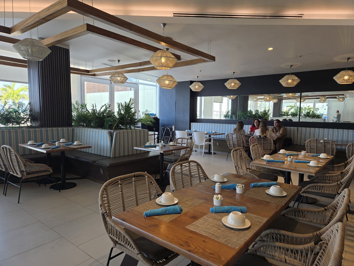 DoubleTree by Hilton Mazatlan All Day Dining