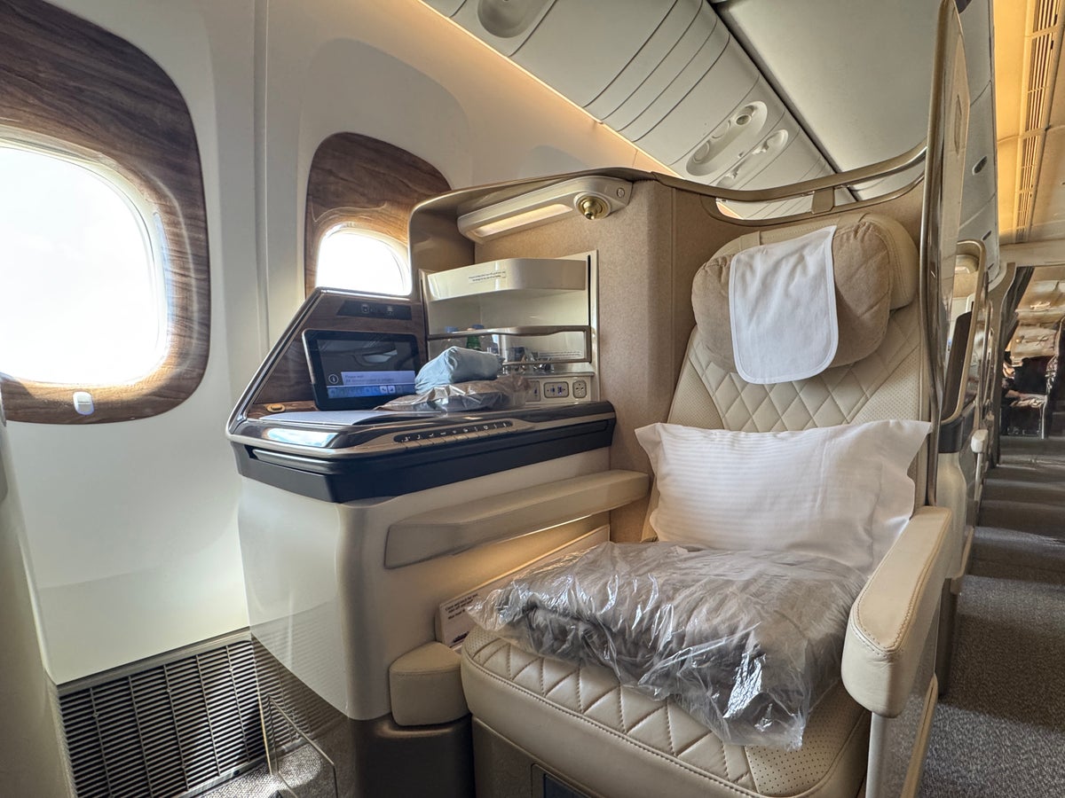 Emirates business class 777 300