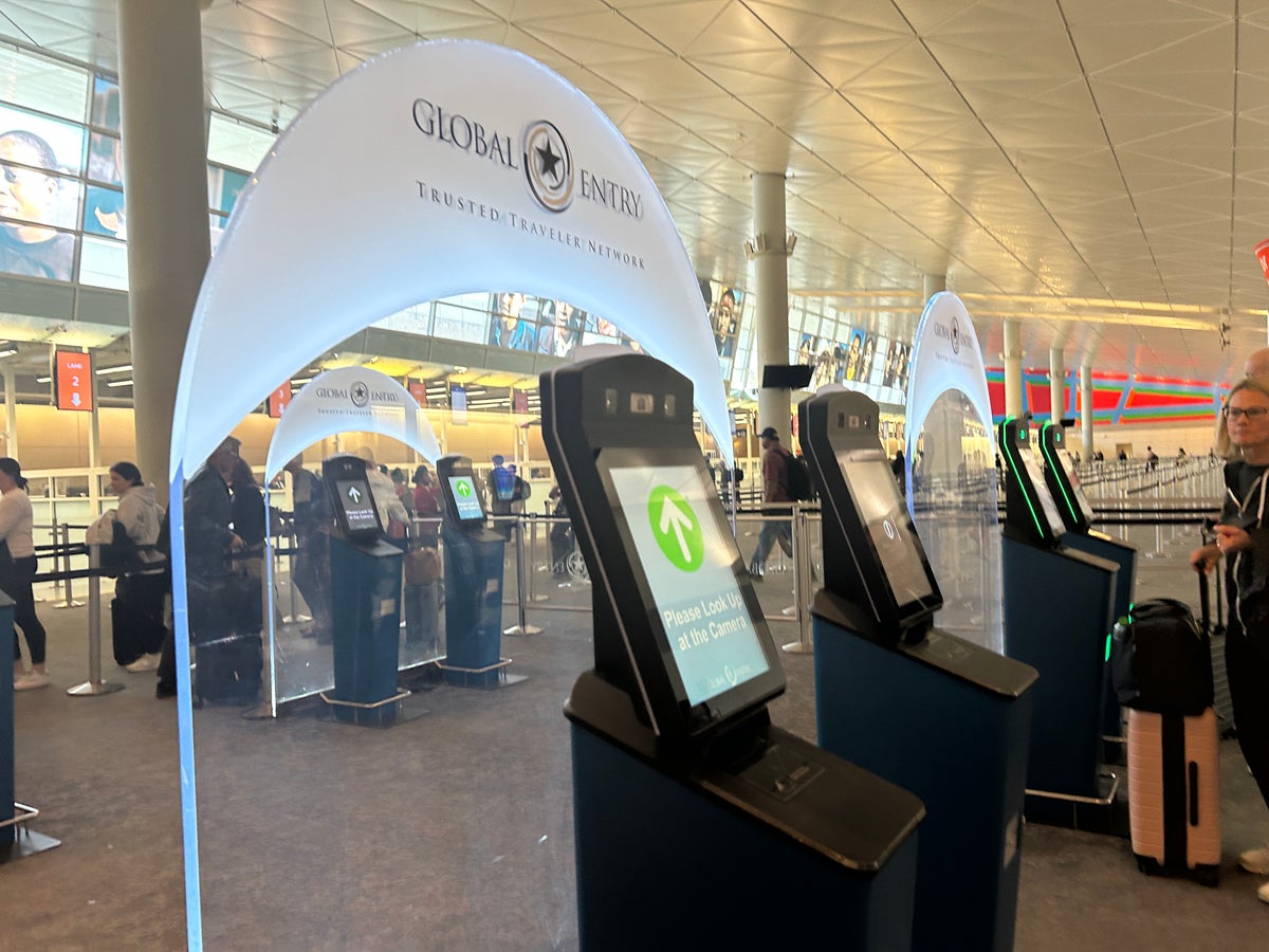 Global Entry kiosks Dallas Fort Worth Global Entry kiosks Dallas Fort Worth
