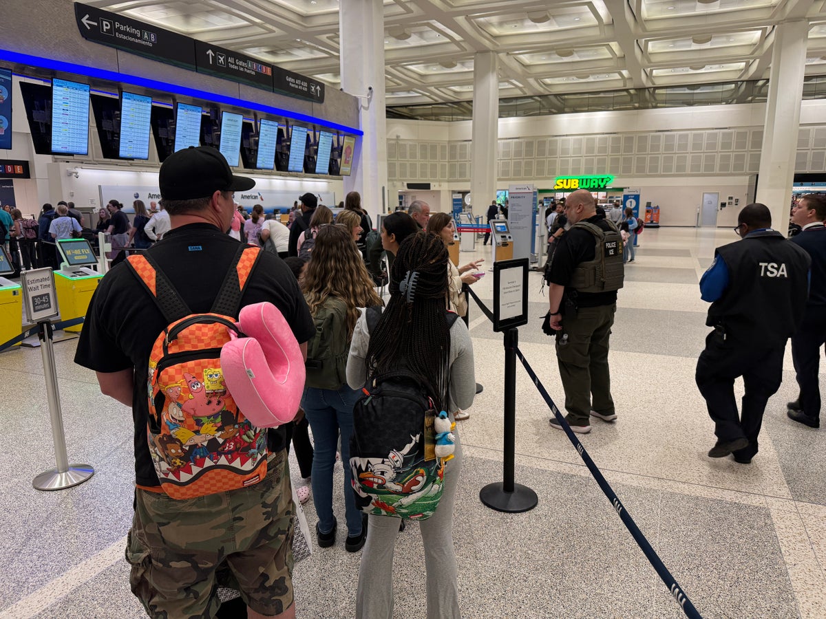 IAH Terminal A 032426 near entry