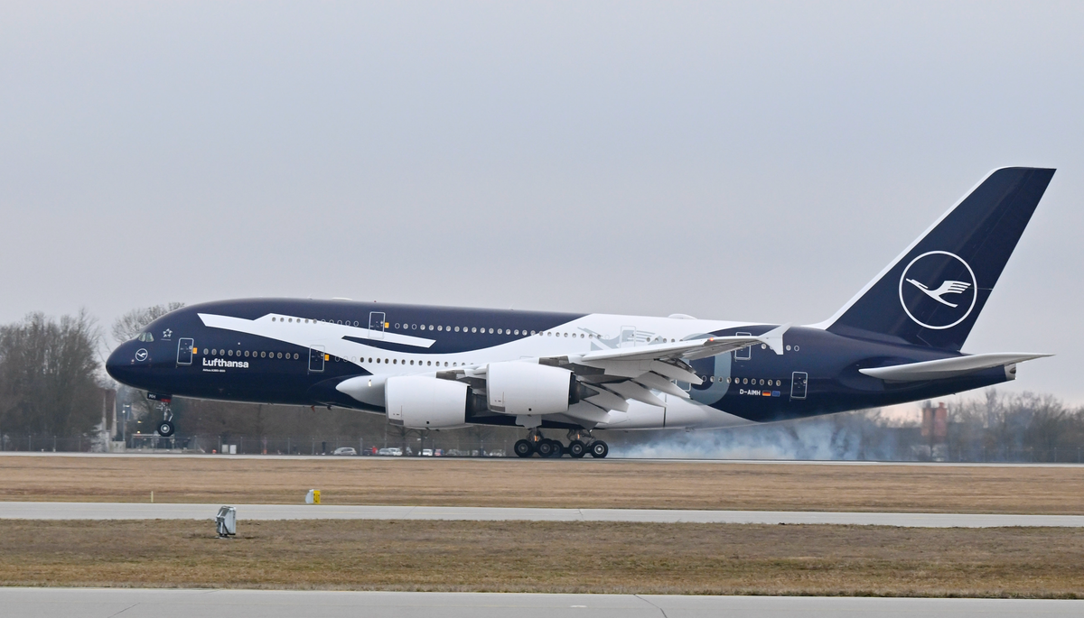 Lufthansa A380 with XL crane centenary livery