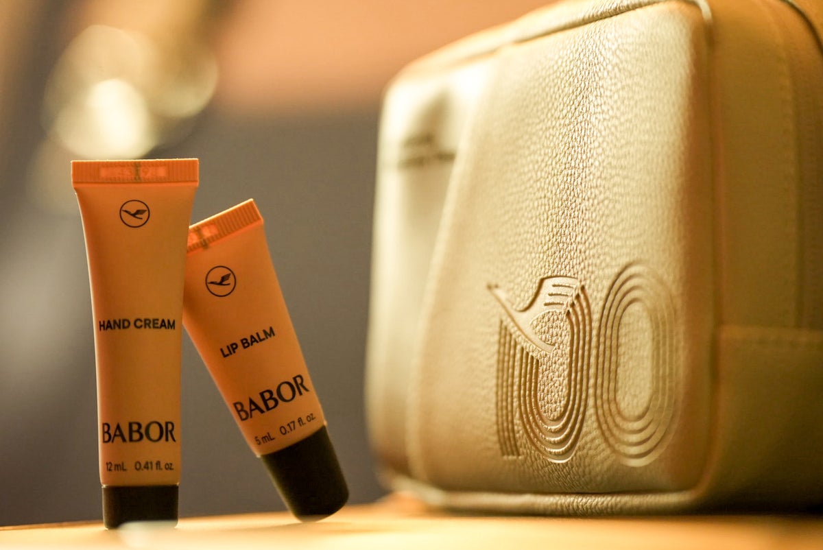 Lufthansa BABOR business class amenity kit