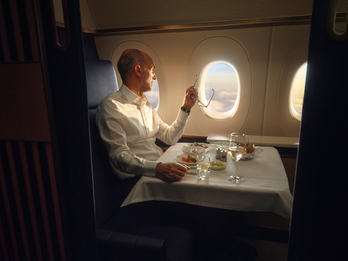 Lufthansa FOX first class dining set up
