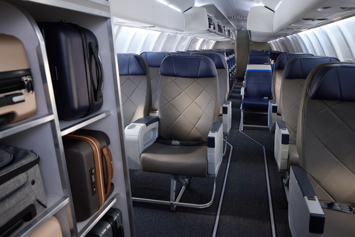 United new CRJ450 cabin United new CRJ450 cabin