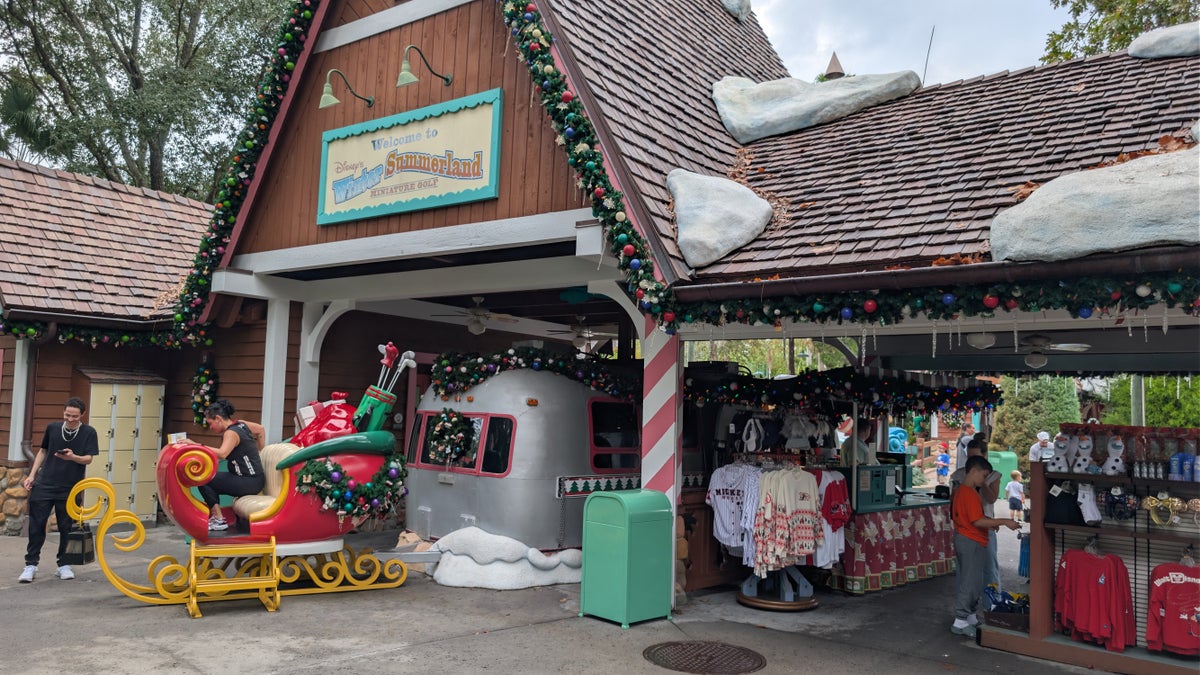 Winter Summerland mini golf