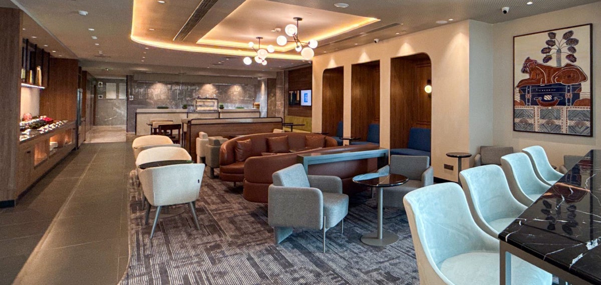 Centurion Lounge DEL T1 seating