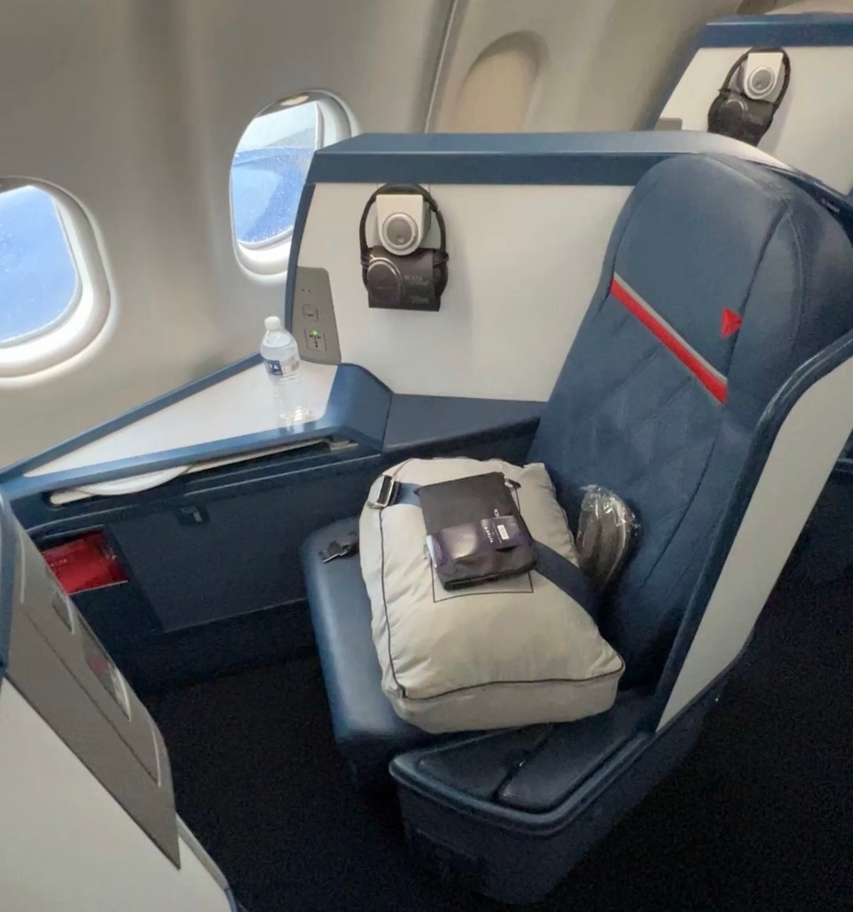 Delta A330-300 business class