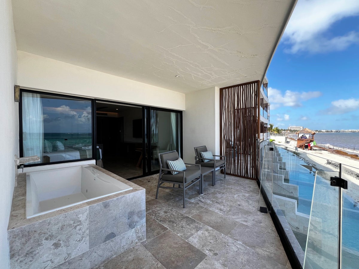 Dreams Sapphire Resort guest room balcony