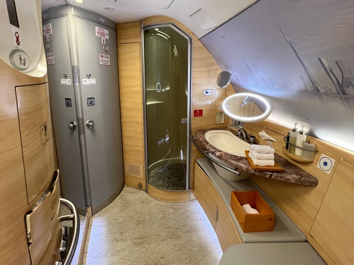 Emirates A380 Onboard Shower Juan Ruiz Emirates A380 Onboard Shower Juan Ruiz