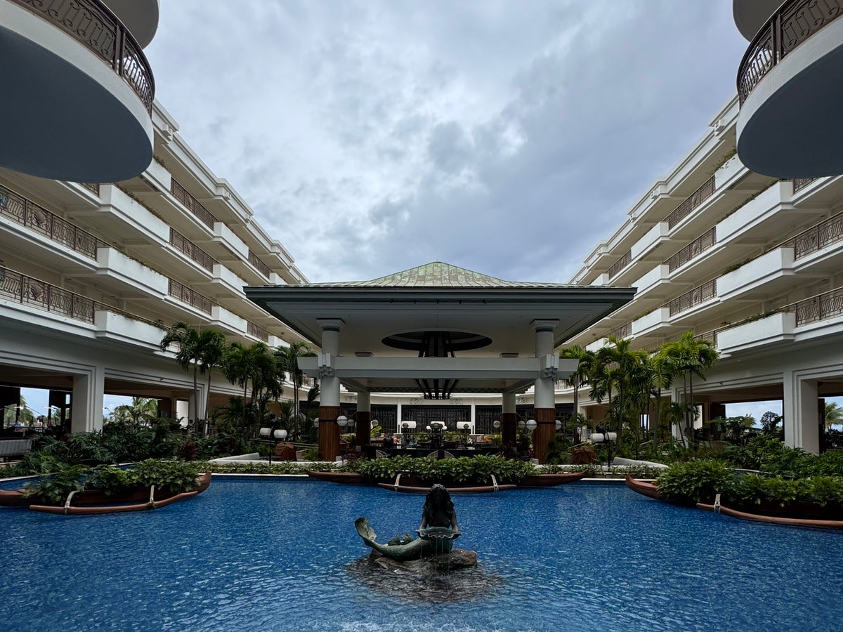 Grand Wailea Interior water features