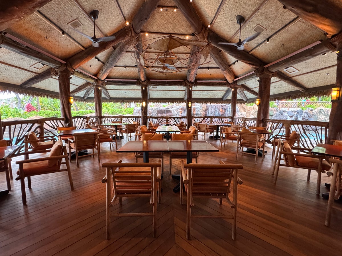 Grand Wailea dining seating at Humu
