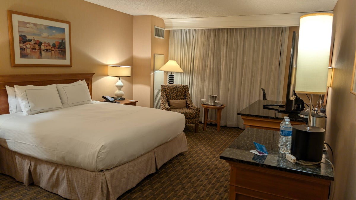 Hilton Seattle Airport & Conference Center guest room