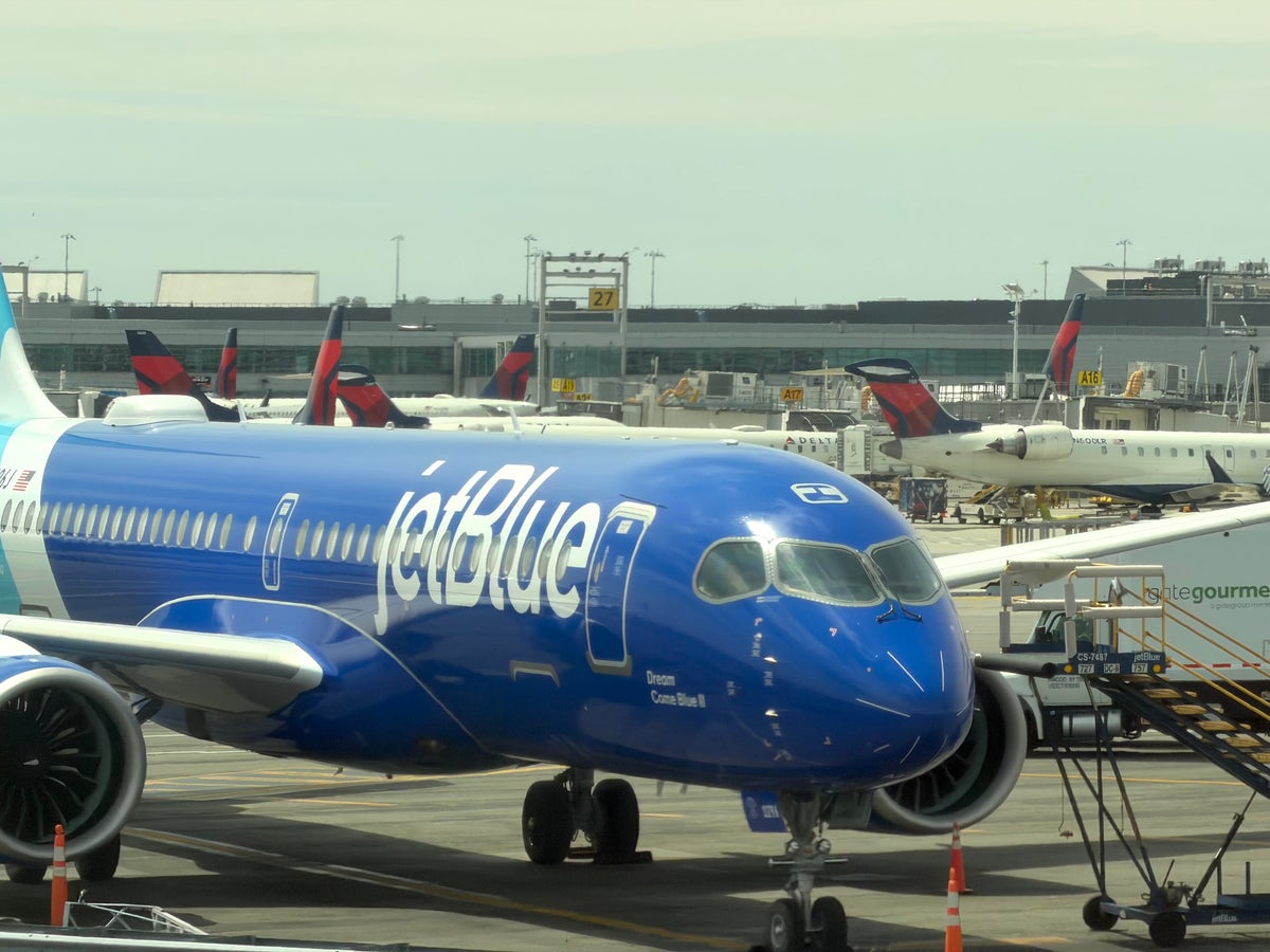 JetBlue Airbus A220 at JFK