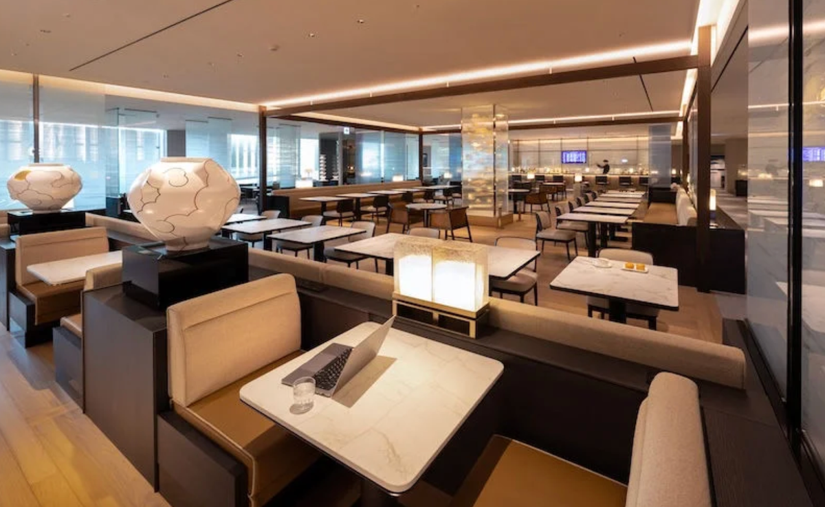 Korean Air Prestige West business class lounge at Seoul Incheon ICN Korean Air Prestige West business class lounge at Seoul Incheon ICN