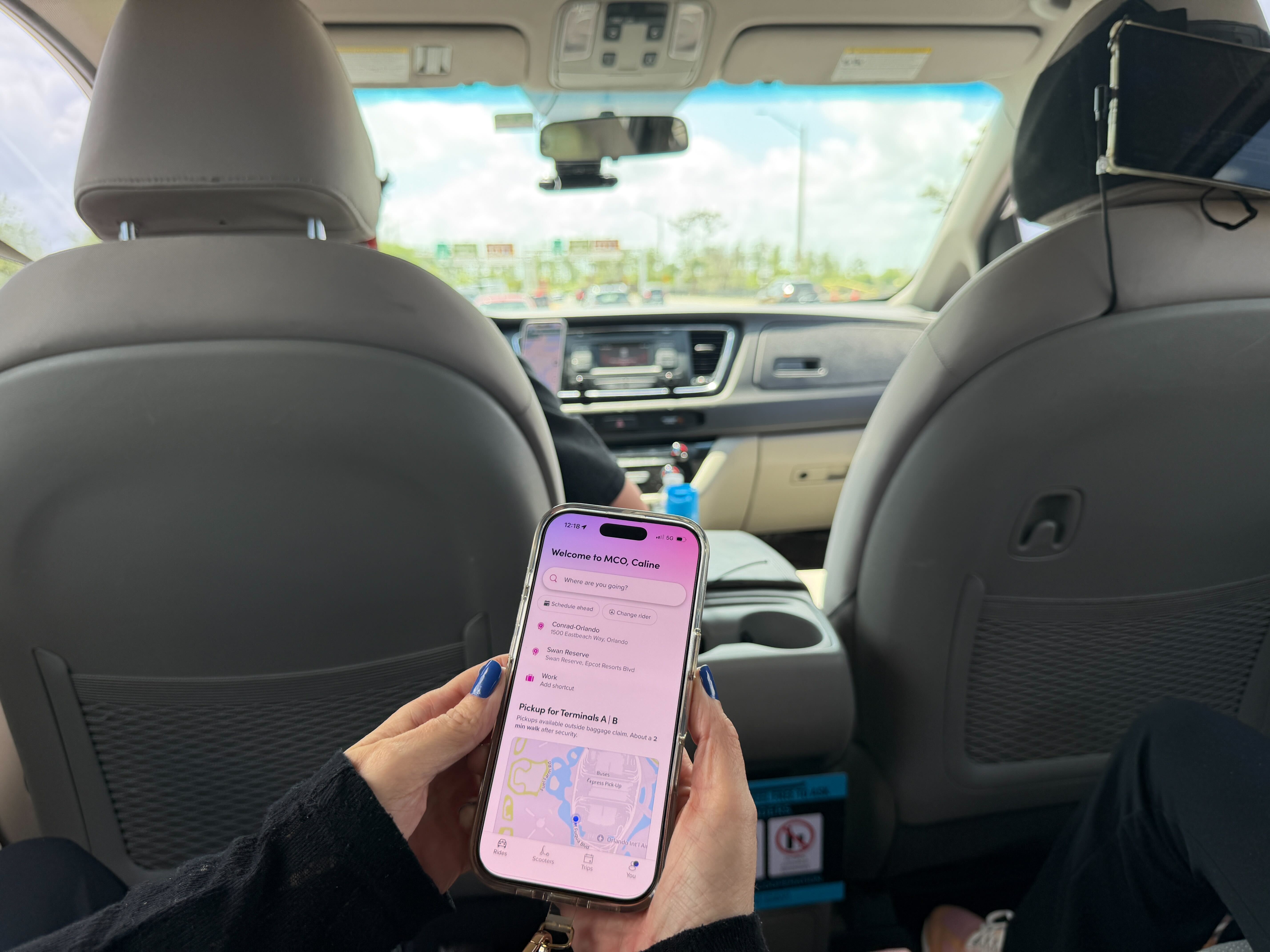 Earn Rewards With Lyft: 14 Benefits for Passengers [2026]