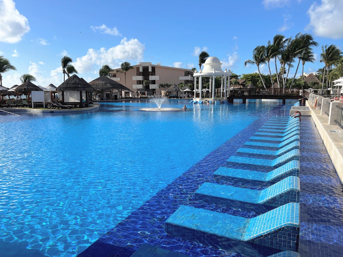 Are the Club & Villas Rooms at Dreams Sapphire Resort & Spa in Mexico Worth It? [Review]