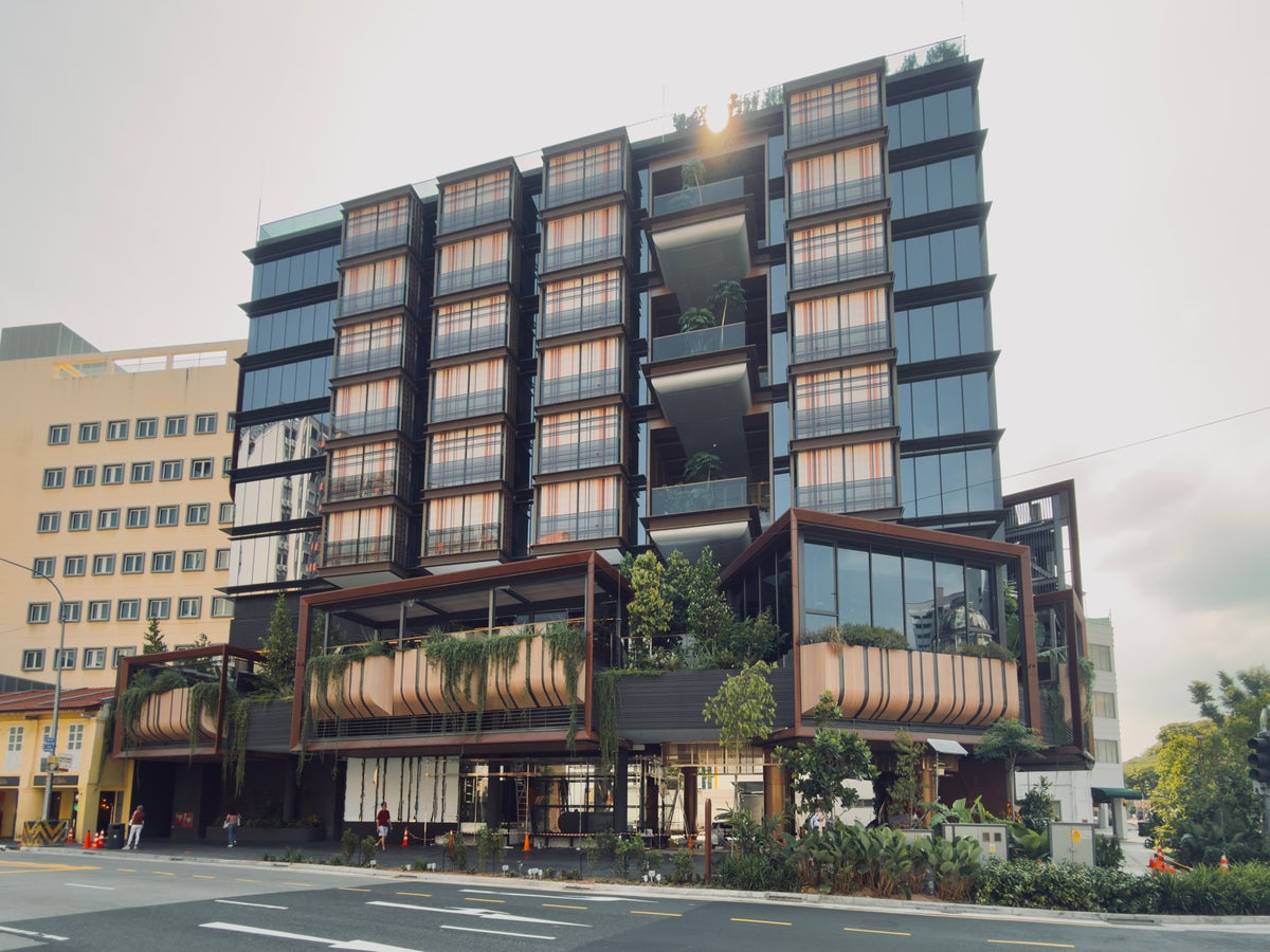 Varel Singapore exterior