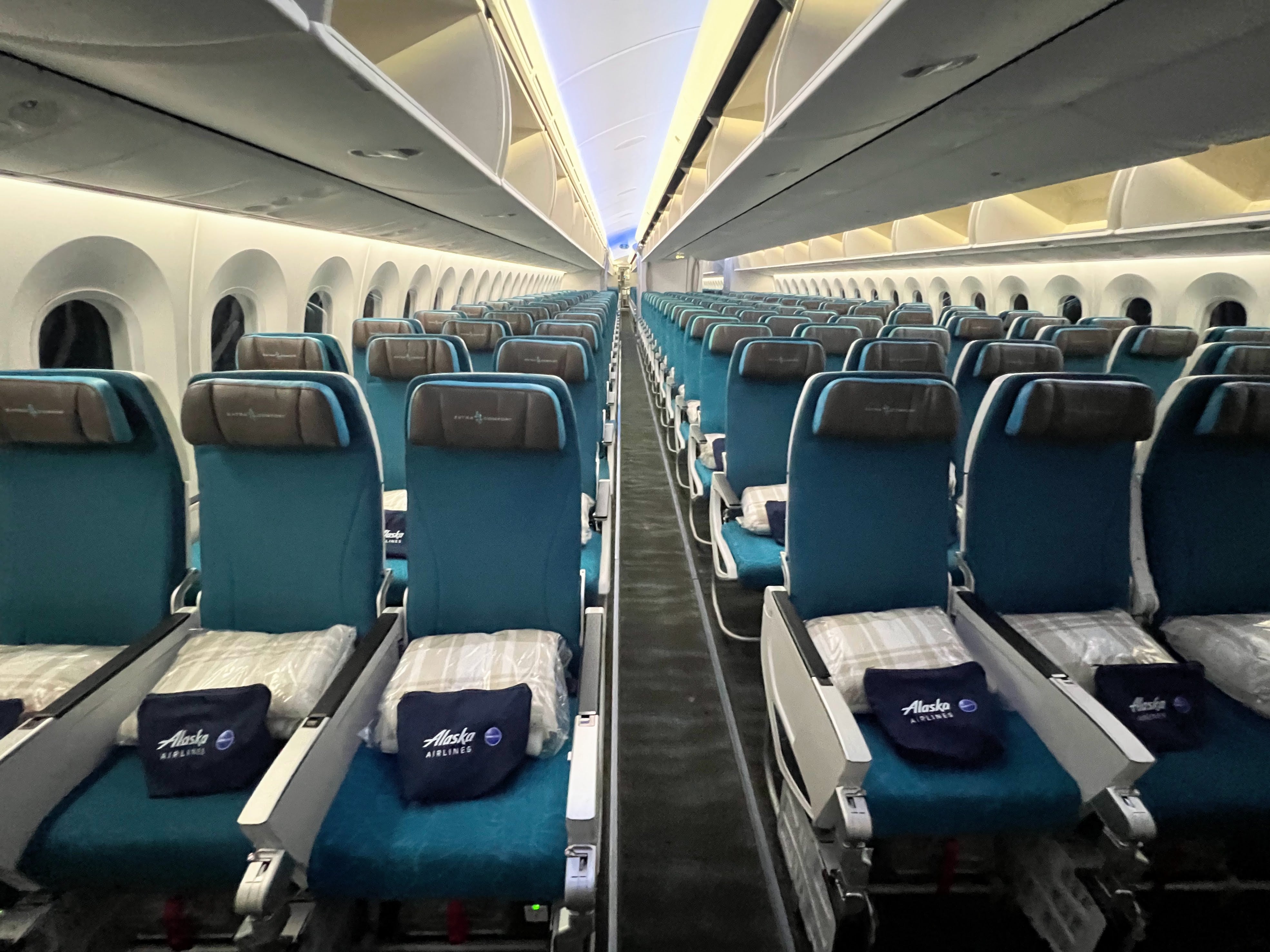 Save $80 on Alaska and Hawaiian Airlines Flights With This Amex Offer