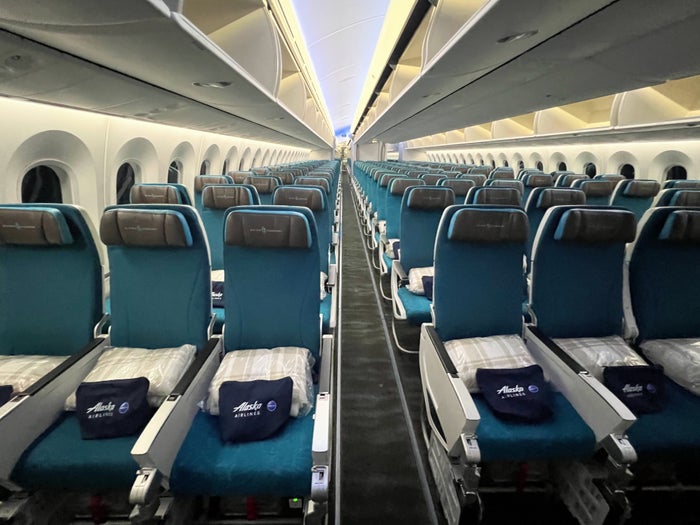 Alaska 787 9 Dreamliner economy cabin