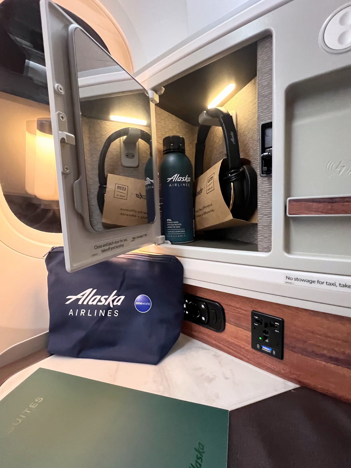 Alaska Airlines 787 9 business class suite storage Alaska Airlines 787 9 business class suite storage