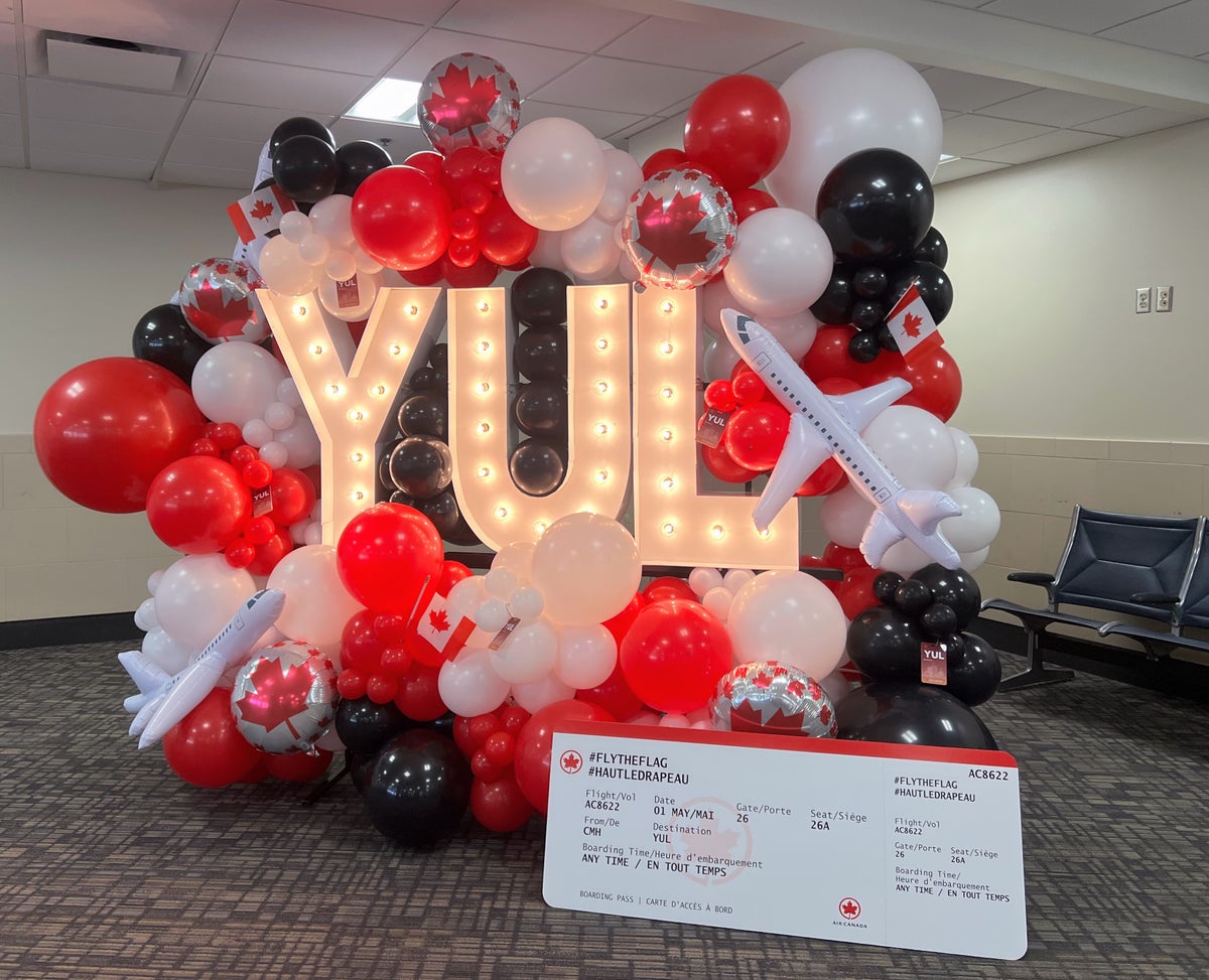 CMH to YUL inaugural sign