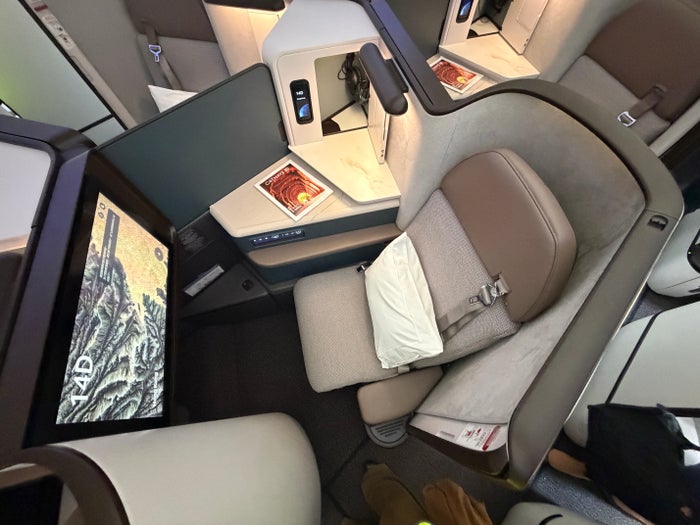 Cathay Pacific Aria Suites Buisness Class Seat