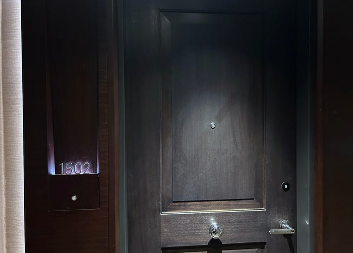 Four Seasons One Dalton Boston room 1502 door