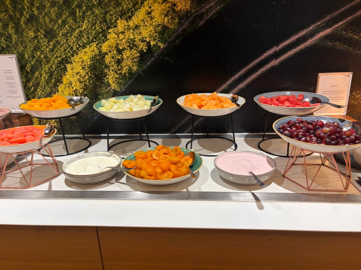 Fresh fruit BA Club Galleries Lounge T3 Heathrow Airport Fresh fruit BA Club Galleries Lounge T3 Heathrow Airport