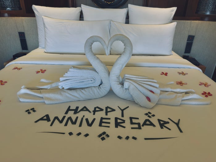 InterContinental Bali Sanur Resort anniversary bed towel display