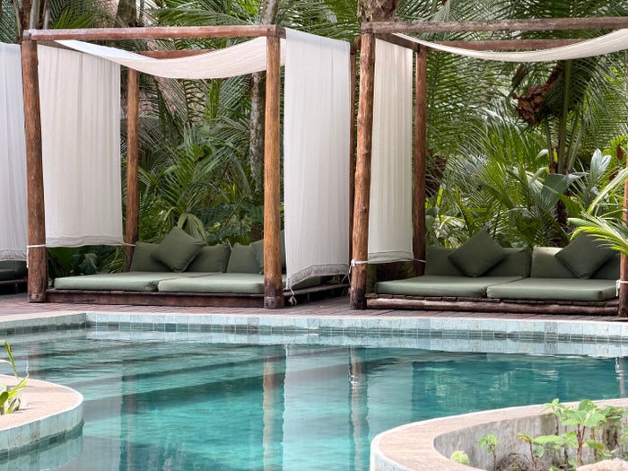 Isla Palenque Panama pool cabanas