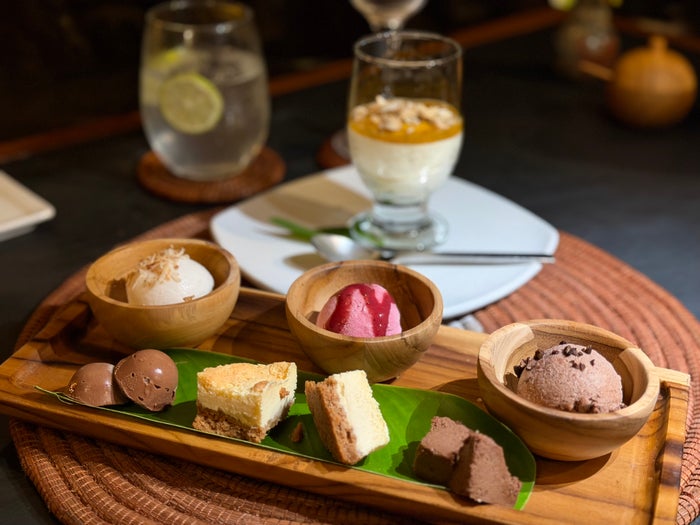 Jicaro Island dinner dessert selection