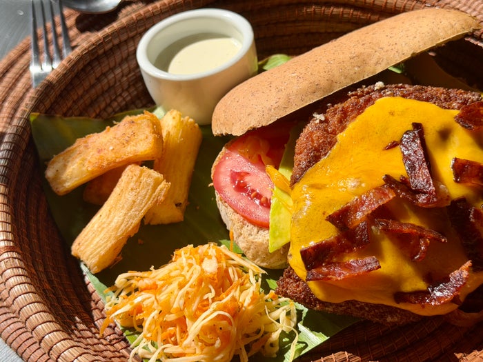 Jicaro Island lunch chicken sandwich