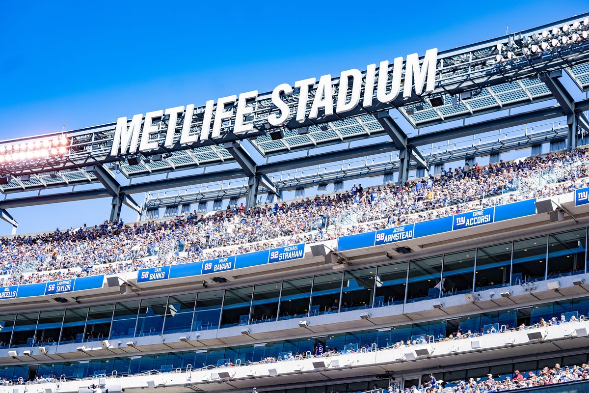 MetLife Stadium signage MetLife Stadium signage