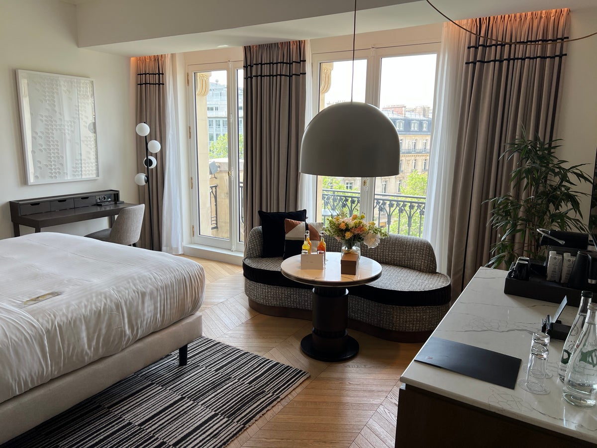 Paris marriott room