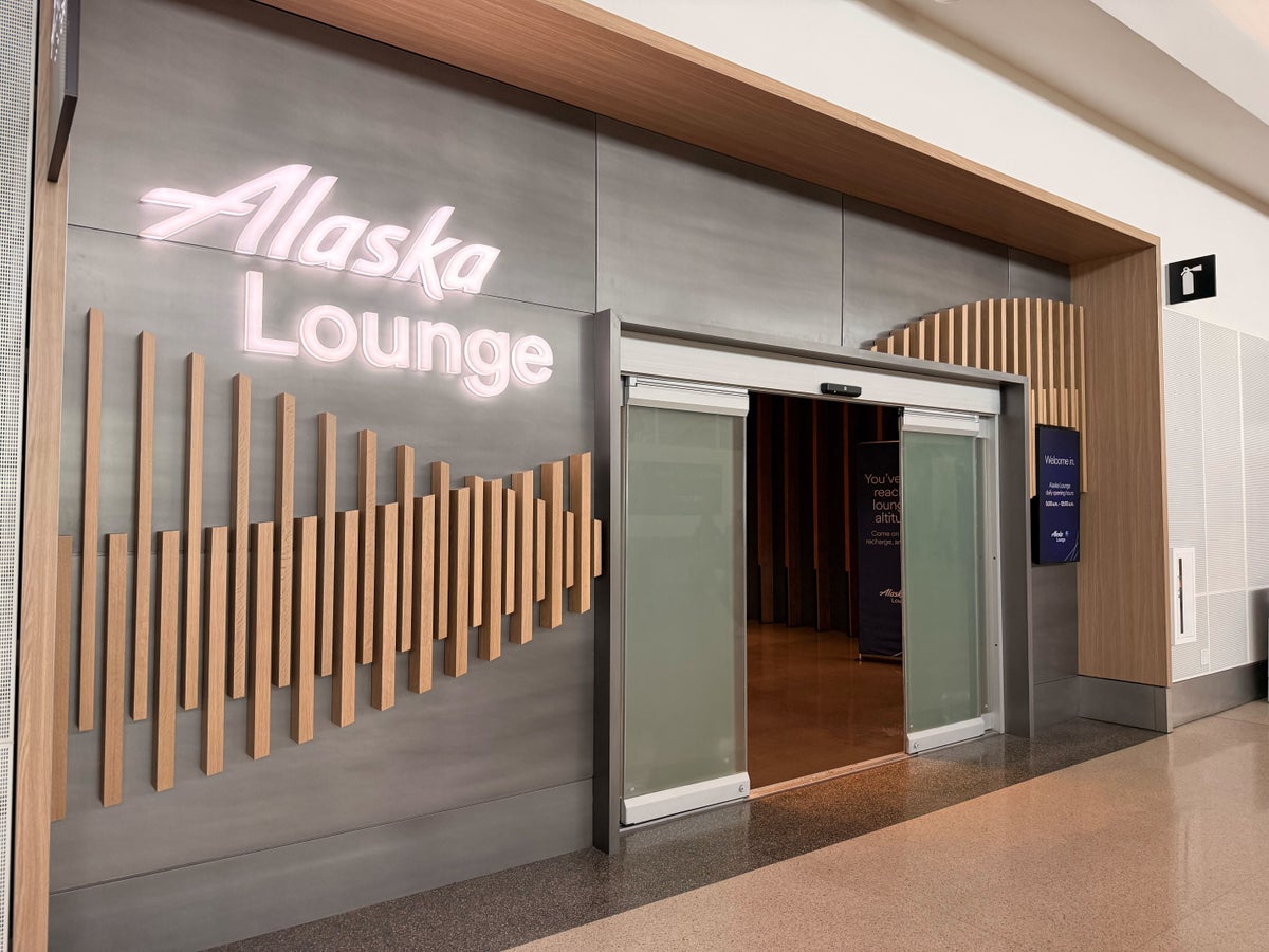 SFO Terminal 1 Alaska Lounge