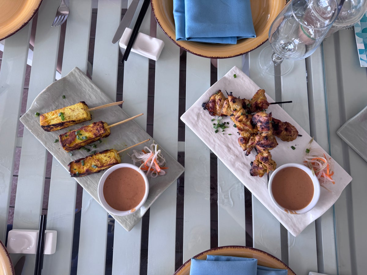 Sheraton Denarau Villas Wet Edge satay