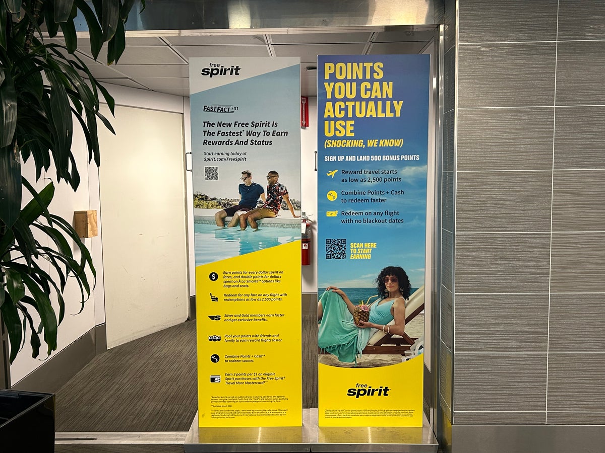 Spirit Airlies points ad BOS