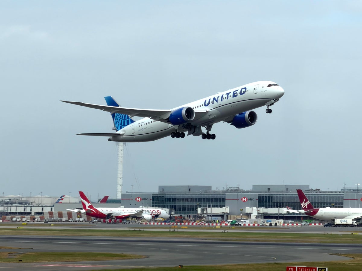 Hybrid-Electric Flights, Project Sunrise Update, Potential New Oneworld Member, and More Airline News
