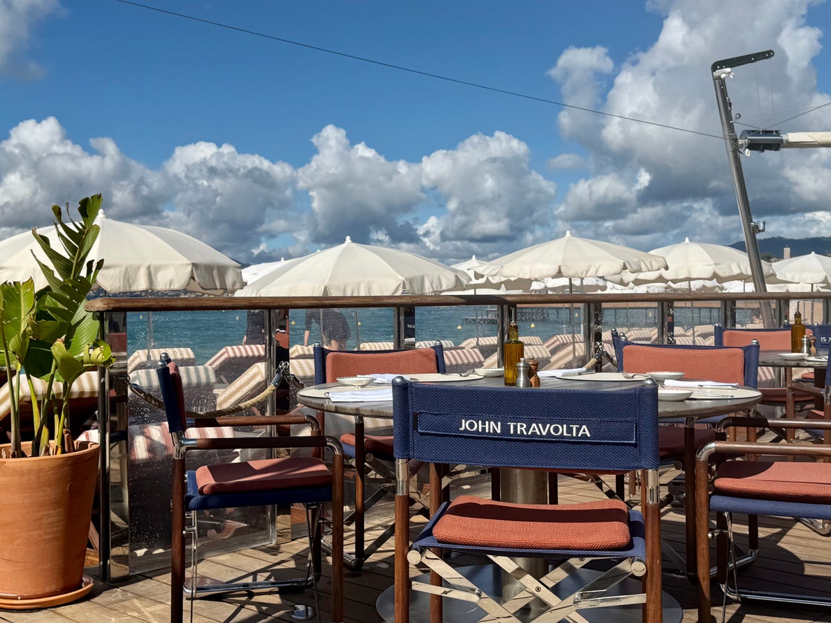 White Lotus Hotel Martinez Hyatt La Plage restaurant seating White Lotus Hotel Martinez Hyatt La Plage restaurant seating