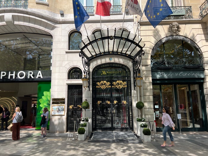 paris marriott entrance