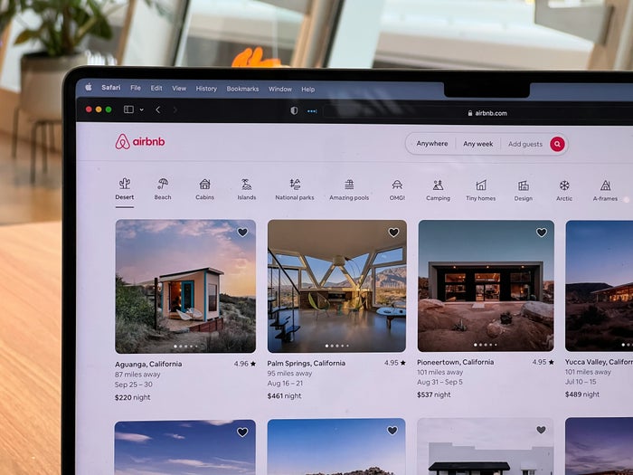 Airbnb website unsplash