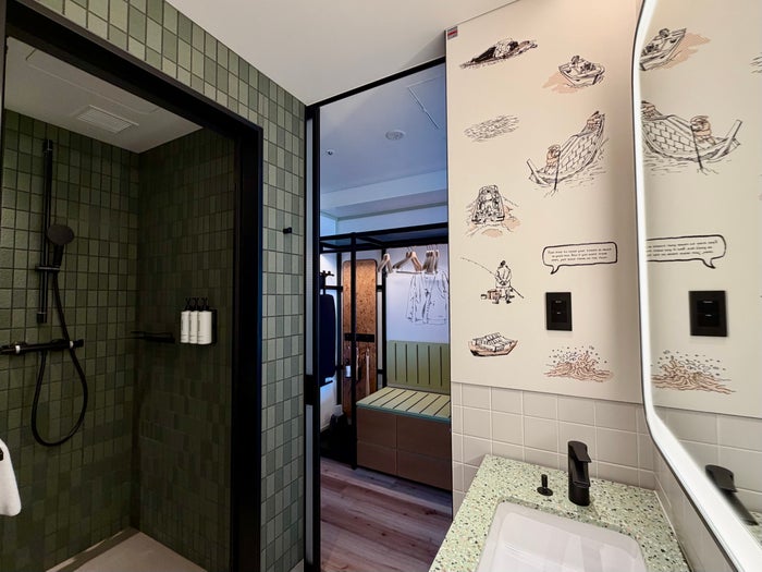 Caption by Hyatt Kabutocho Tokyo bathroom wide angle
