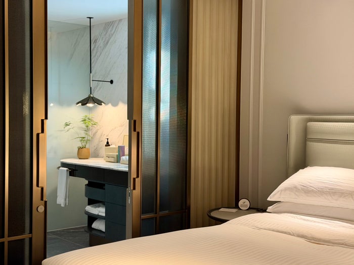 Fairmont Hanoi room and bathroom
