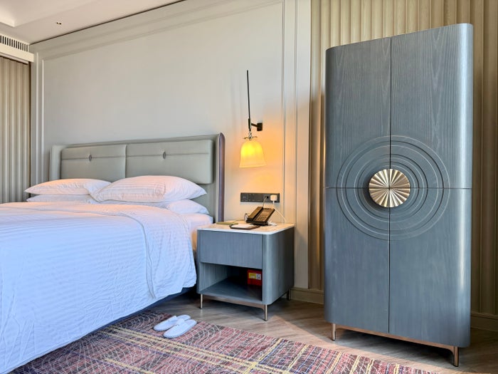 Fairmont Hanoi room mini bar closed