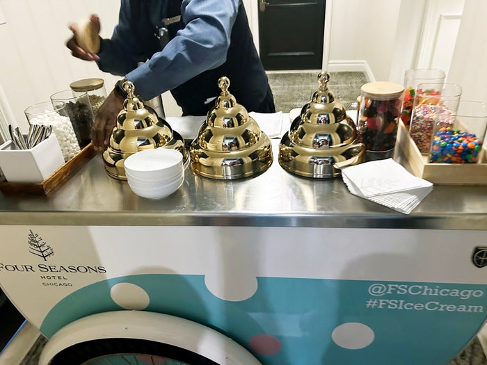 Four Season Chicago ice cream cart