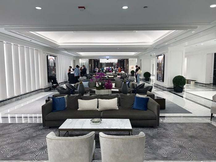 Four Season Chicago lobby seating
