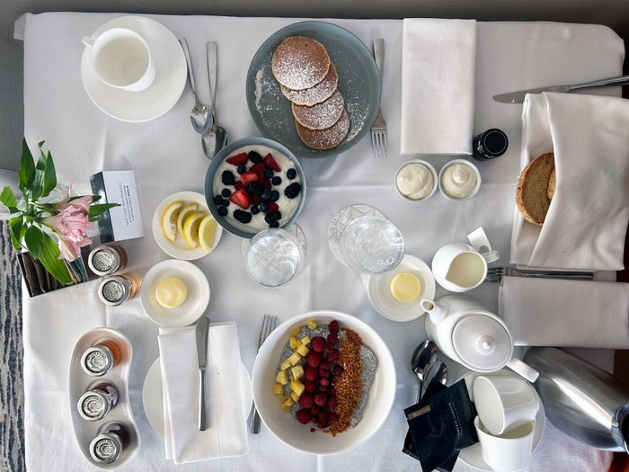 12 Best Credit Cards for Complimentary Breakfast at Hotels [2026]