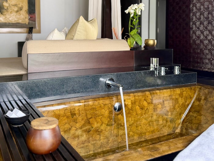 Four Seasons The Nam Hai bedroom bath