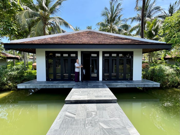Four Seasons The Nam Hai spa treatment room