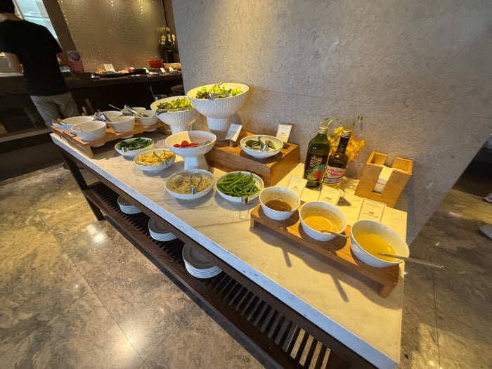 Grand Hyatt Tapei Dips in Club